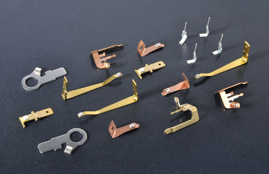 如何解決五金沖壓件出現翻料，扭曲